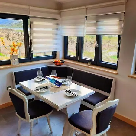 Дом отдыха House Toni