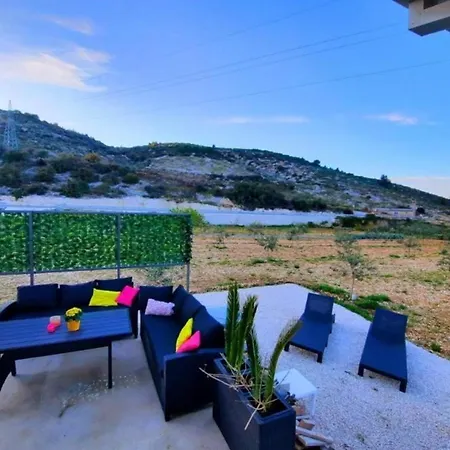 House Toni * Postira